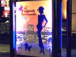 ピラーボックスアート 夜